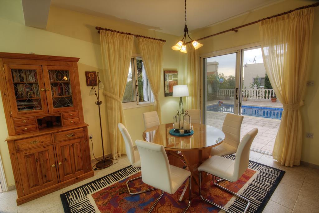 Villa Athina Paphos Habitación foto
